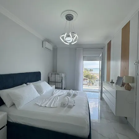 Private Luxurious Apartment *